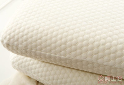 福音來慢回彈記憶枕 水立方面包設(shè)計與舒適睡眠的完美結(jié)合